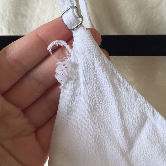 Brandy Melville Flowy Cropped Top - Picture 2 of 6